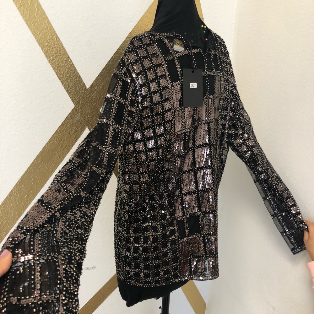 LONG SLEEVE ROUND NECK SEQUINS TOP